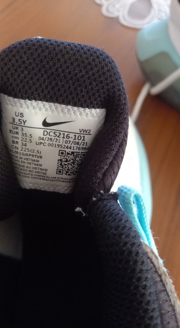 Beyaz ve Pastel Mavi Bağcıklı Basketbol Ayakkabısı - Görsel 5