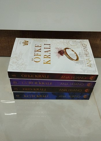 Ana Huang'ın Krallar Serisi 4 Kitap