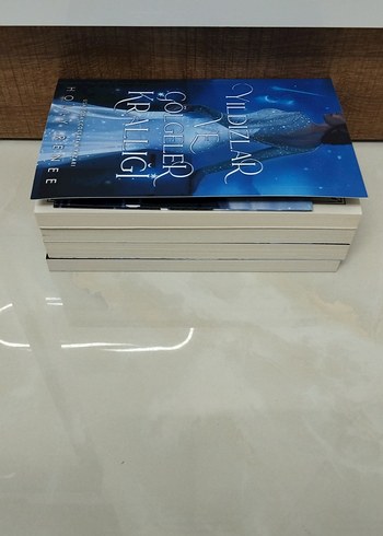 Beden Renk Holly Renee - Krallık Serisi 4 Kitap Seti