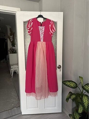 Rapunzel kostümü