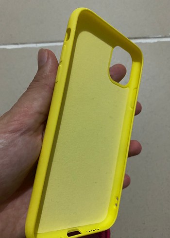 İPhone 11 Sarı Telefon Kılıfı