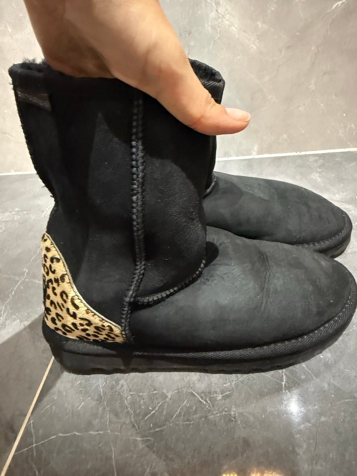 Orijinal UGG Leopar Desenli siyah bot - Görsel 2