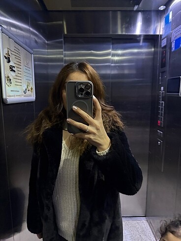 Pull and bear siyah kürk - Görsel 6