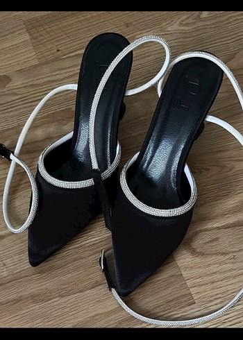 KADIN TOPUKLU BAĞLAMALI AYAKKABI - Görsel 3