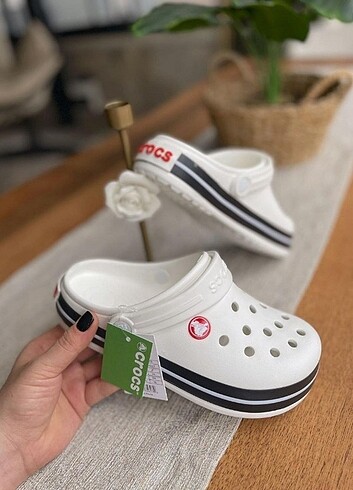 Crocs terlik modelleri numaraları mevcuttur #crocs #terlik #birk