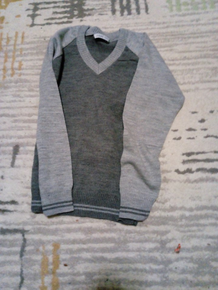 Gri V Yaka cocuk Yün Kazak - Görsel 3