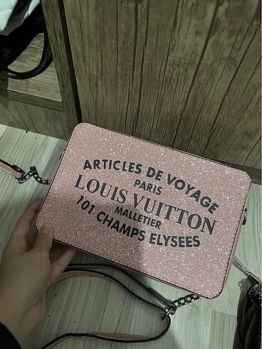 Pembe simli çanta