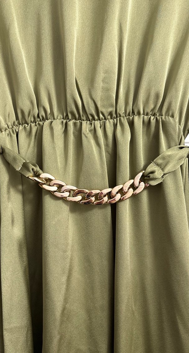 Zincir Detaylı Uzun Saten Elbise - Görsel 3