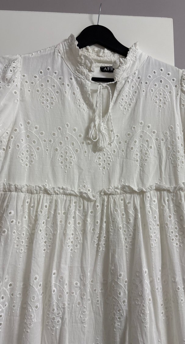 Dantel İşlemeli Beyaz Bohem Uzun Elbise - Görsel 4