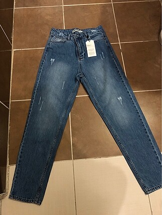 Yeni etiketli pantolon