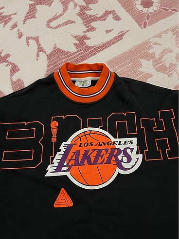 lakers sweatshirt