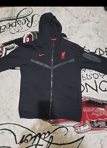 Nike tech fleece liverpool hiç kullanılmamış