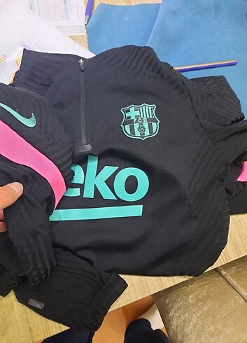 Nike Nike Barcelona Antenman Üstü sıfır profesyonel