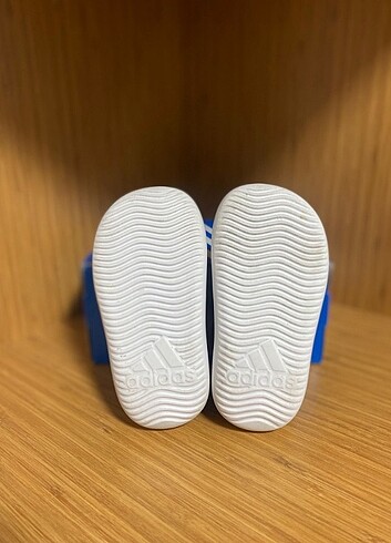 21 Beden siyah Renk Adidas sandalet