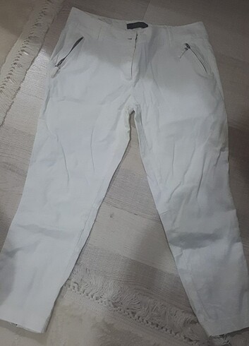 Beyaz kısa pantolon