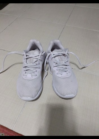 Beyaz Gri Elastik Bağcıklı Kadın Spor Ayakkabı - Görsel 2