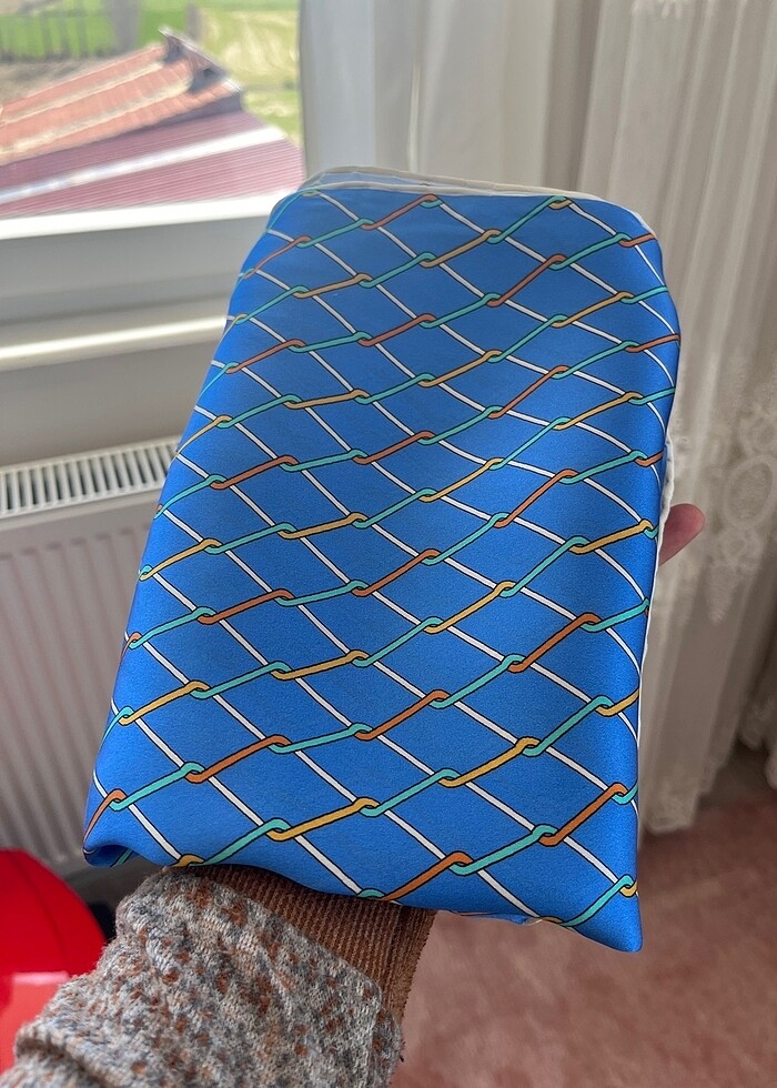 Armine sura ipek eşarp - Görsel 4