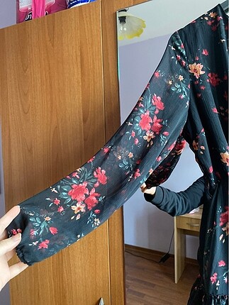 m Beden Çiçek Desenli Büzgülü Elbise