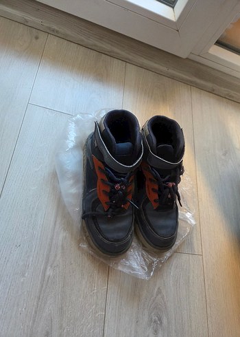 Erkek cocuk bot - Görsel 4