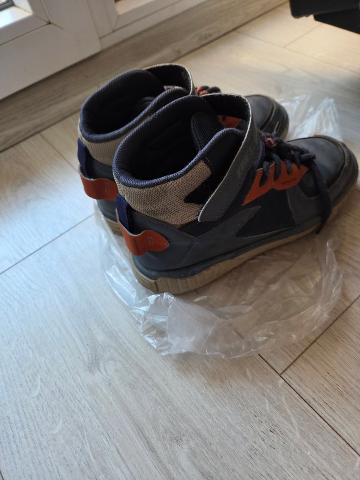 Erkek cocuk bot - Görsel 3