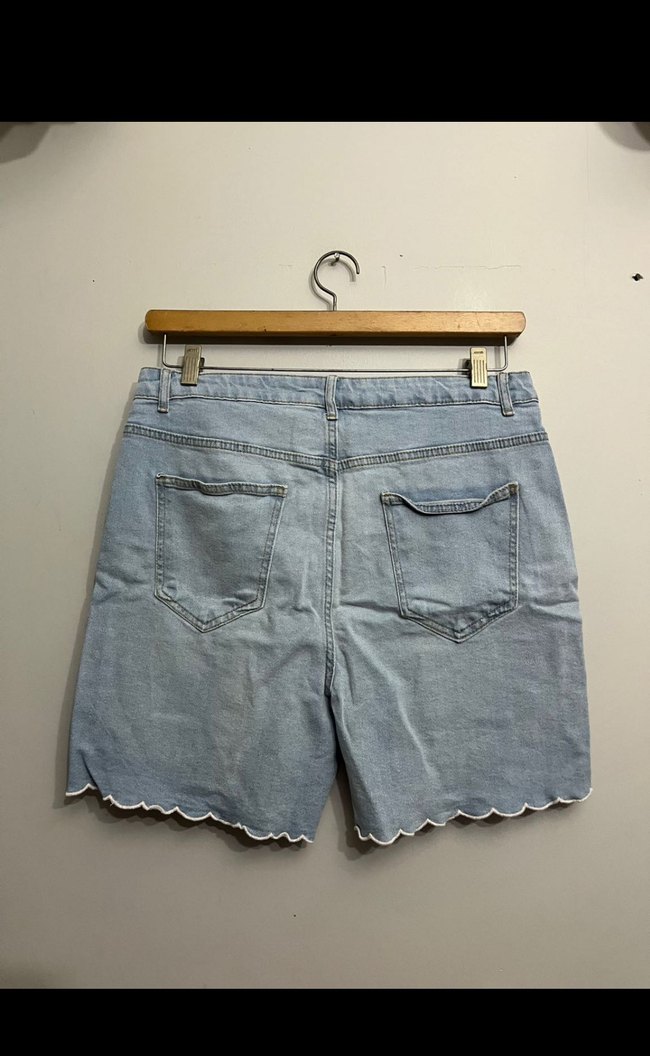 Düğmeli Mavi Kadın Mini Denim Şort - Görsel 3