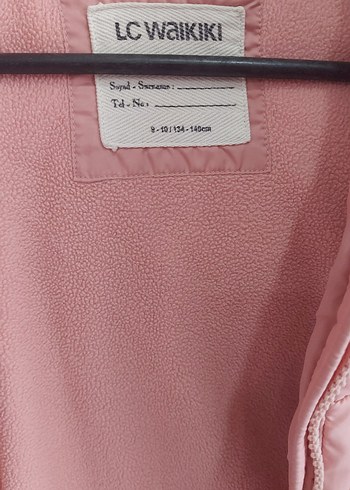 Pembe Düğmeli Kız Montu - Görsel 3