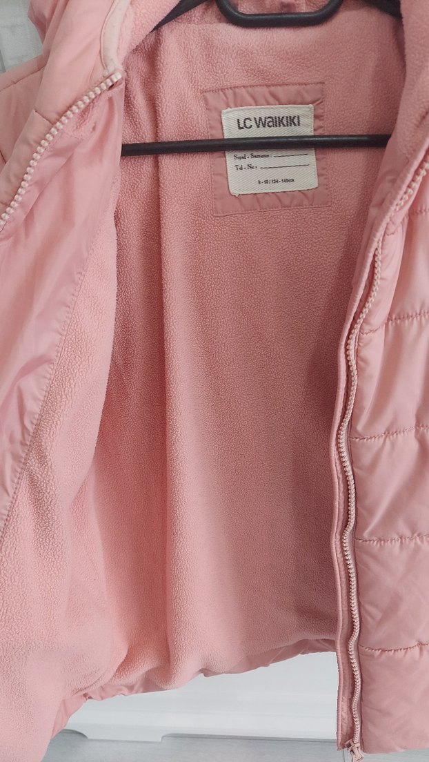 Pembe Düğmeli Kız Montu - Görsel 4