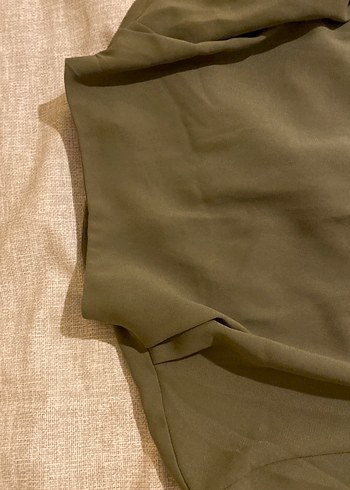 Uzun Kollu, Yüksek Yakalı Haki Keten Elbise - Görsel 4