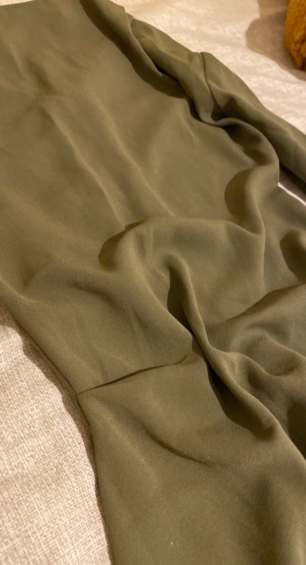 Uzun Kollu, Yüksek Yakalı Haki Keten Elbise - Görsel 2