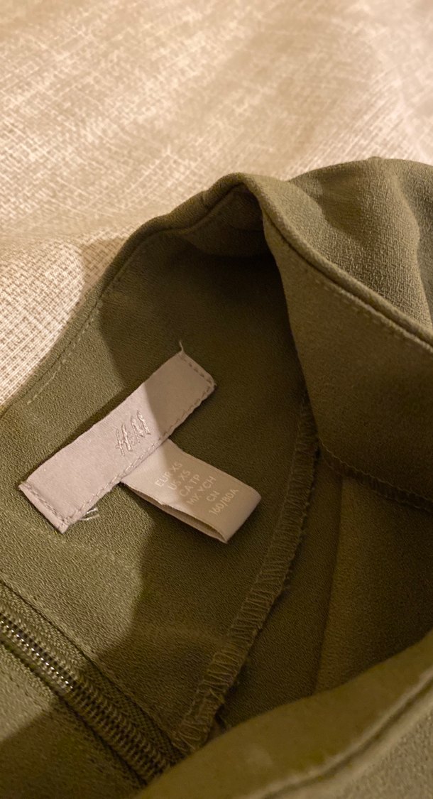 Uzun Kollu, Yüksek Yakalı Haki Keten Elbise - Görsel 5