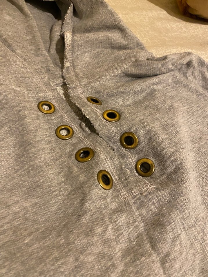 Düğmeli Gri Kapüşonlu Kadın Sweatshirt - Görsel 3