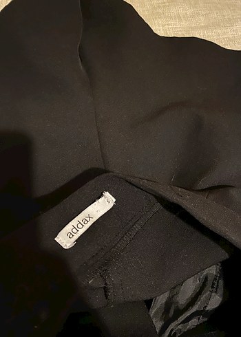 Kadın Siyah Mini Kumaş Şort - Görsel 3