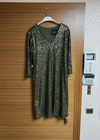 Faik Sönmez Payetli V Yaka Abiye Elbise - Görsel 4