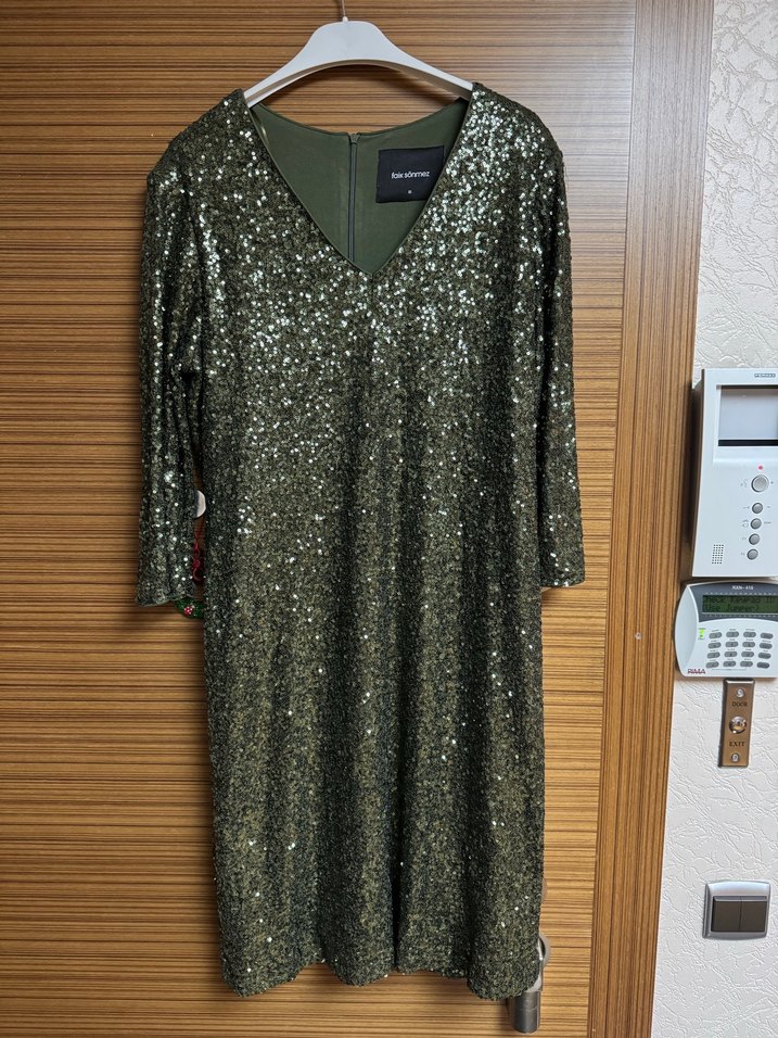 Faik Sönmez Payetli V Yaka Abiye Elbise - Görsel 2