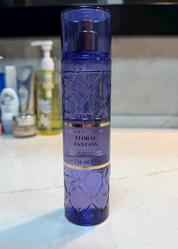 Bath & Body Works Floral Fantasy Vücut Spreyi 236 ml - Görsel 3