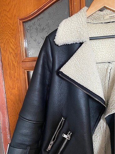 m Beden siyah Renk MANGO BIKER CEKET