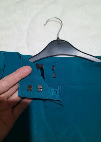 Turkuaz Kemerli Rahat Kesim Kadın Pantolon - Görsel 4