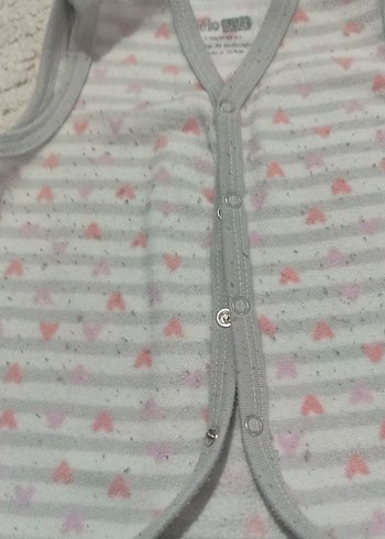 Kız Çocuk Gri Düğmeli V Yaka Yelek - Görsel 4