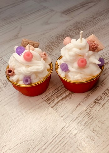 Renkli süslemeli beyaz cupcake mum - Görsel 2