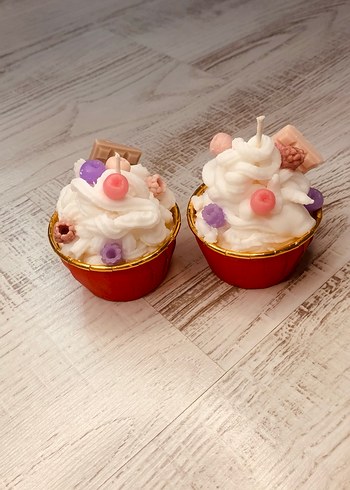 Renkli süslemeli beyaz cupcake mum - Görsel 3