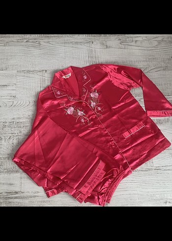 Saten Nakışlı Kadın Pijama Takımı