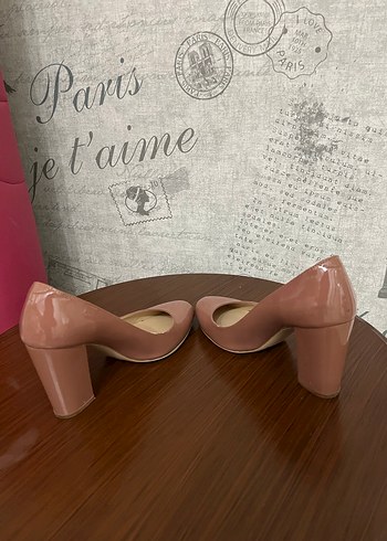 Tanca parlak pembe ayakkabı hiç kullanmadım neredeyse çok rahat - Görsel 4