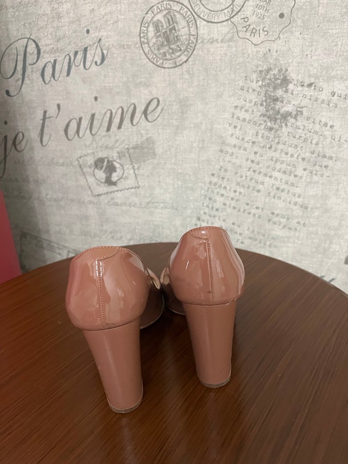 Tanca parlak pembe ayakkabı hiç kullanmadım neredeyse çok rahat - Görsel 3