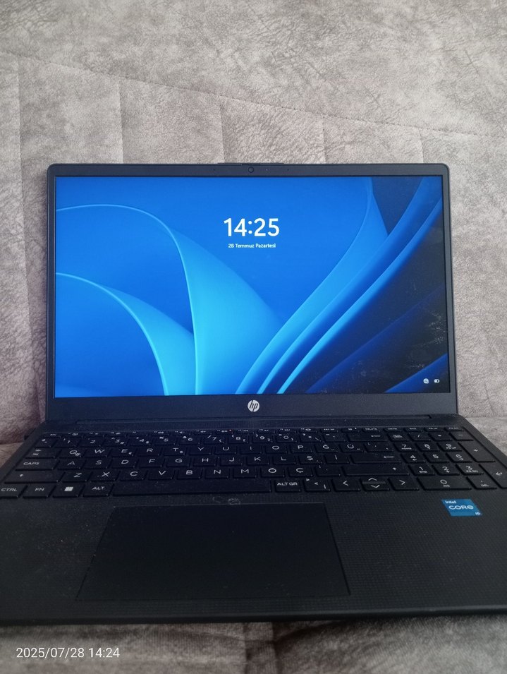 Lacivert HP Dizüstü Bilgisayar - Görsel 2