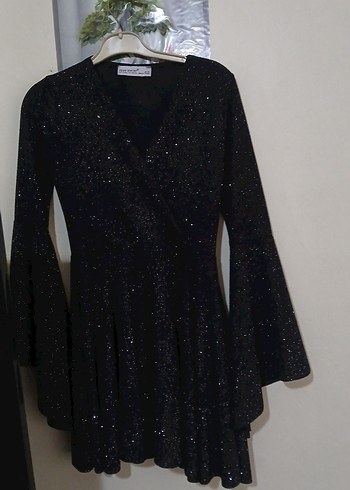 Parlak Siyah Mini V Yaka Elbise - Görsel 2