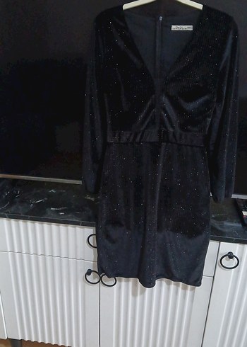 Siyah V Yaka Uzun Kollu Midi Elbise - Görsel 2