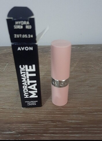 Avon hydramatik ruj 