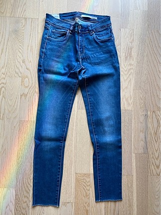 Zara #zara #jean #pantolon likralidir rahatsiz etmez rahat hareket ed