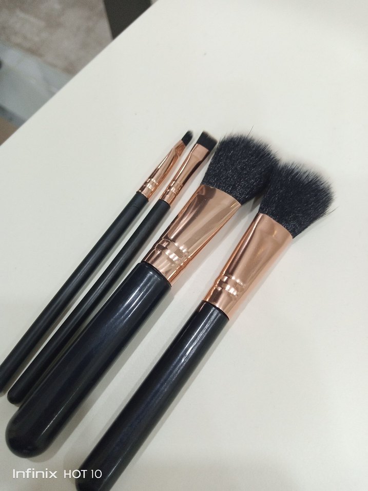 Siyah Makyaj Fırçası Seti 4'lü - Görsel 2