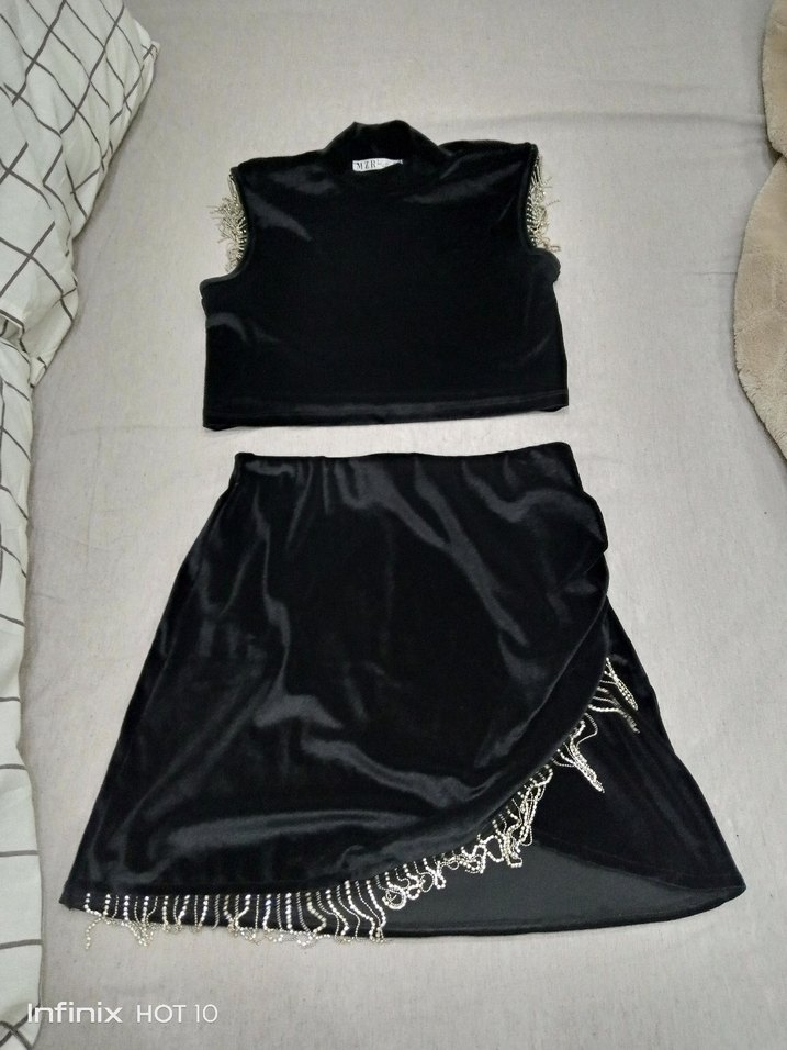 Siyah Mini etek ve bluz - Görsel 2
